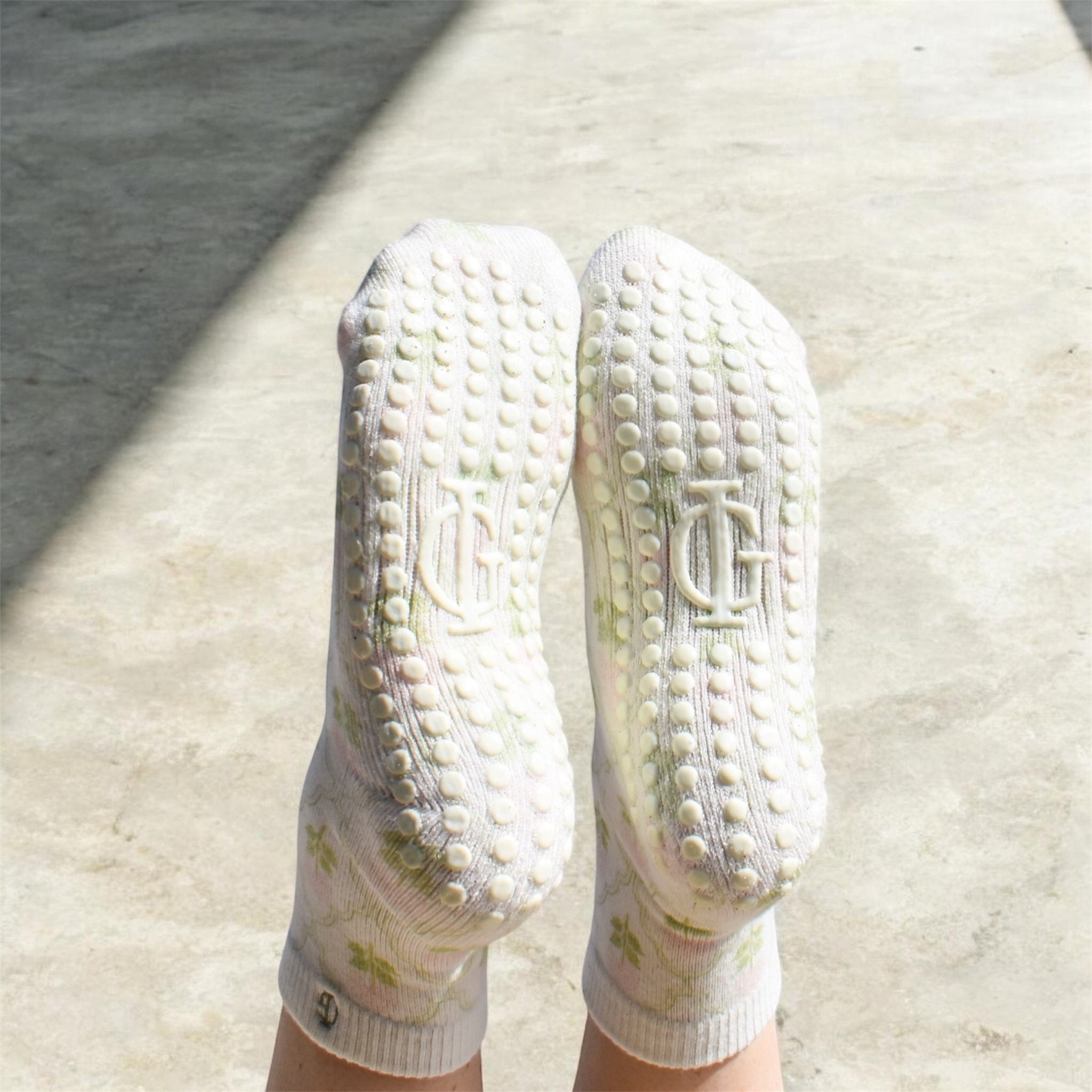 Grace's Garden Pilates Socks - Inner Grace Pink and Green floral pattern Palm Beach-inspired Pilates grip socks